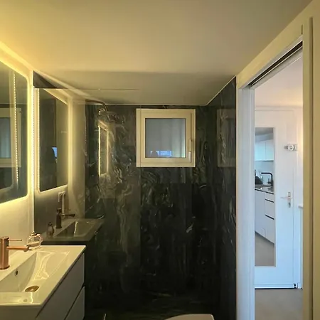 Port - Appt Cosy Pour 2 - A Pied * Grimaud